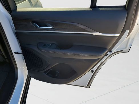 New 2026 Jeep Grand Cherokee Altitude RWD image 44