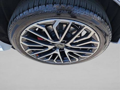 Used 2025 Audi SQ5 Premium Plus AWD/4WD image 22