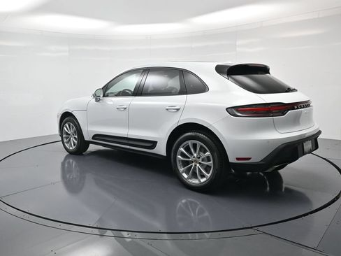 Used 2026 Porsche Macan AWD/4WD image 3