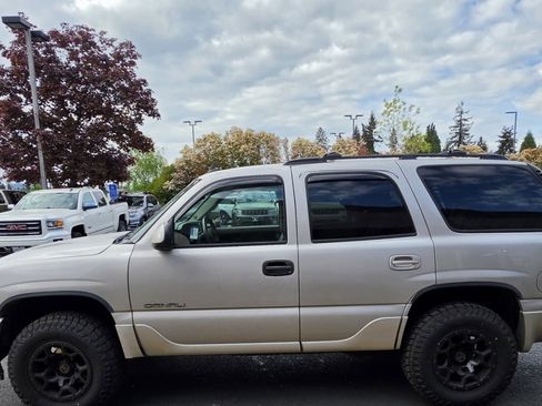 Used 2006 GMC Yukon Denali AWD/4WD image 2