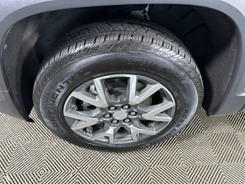 Used 2023 GMC Acadia SLE w/ Driver Convenience Package image 10