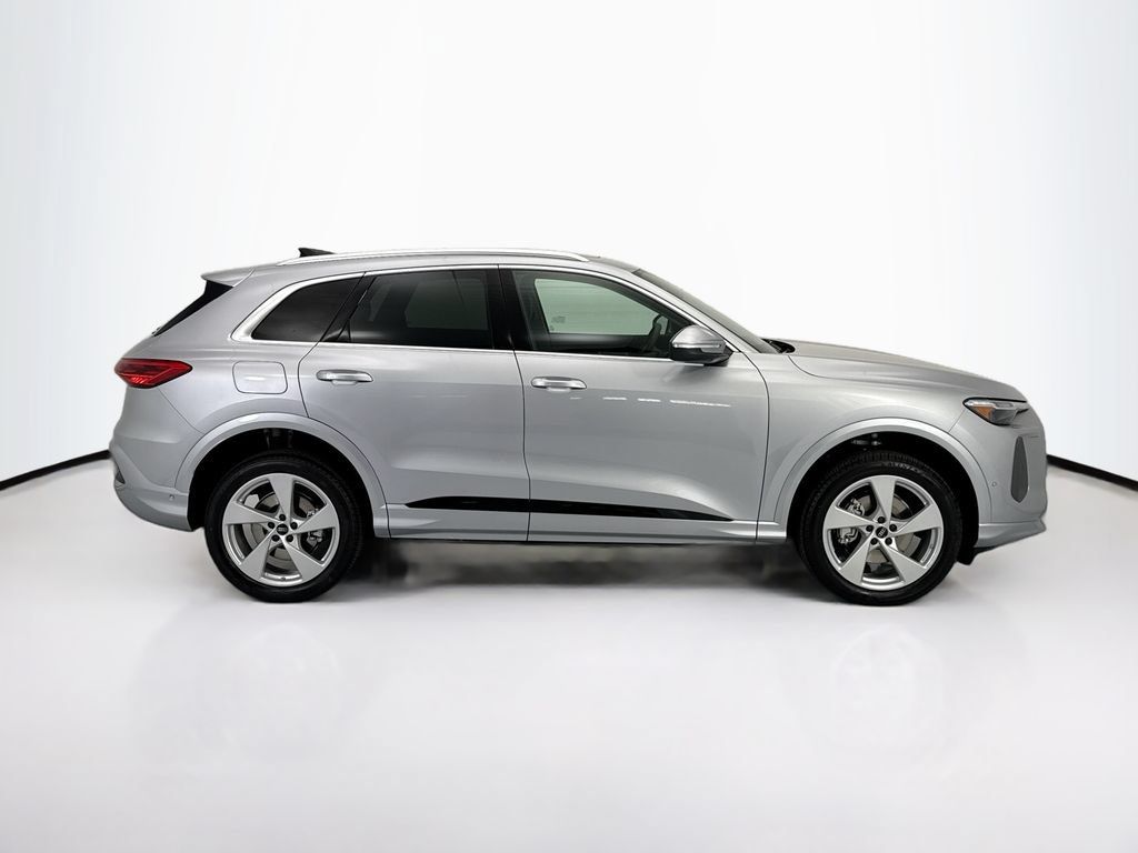 Used 2026 Audi Q5 Premium Plus AWD/4WD image 4