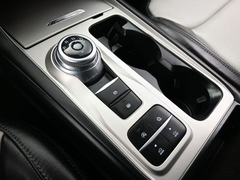 Used 2021 Ford Explorer XLT RWD image 18