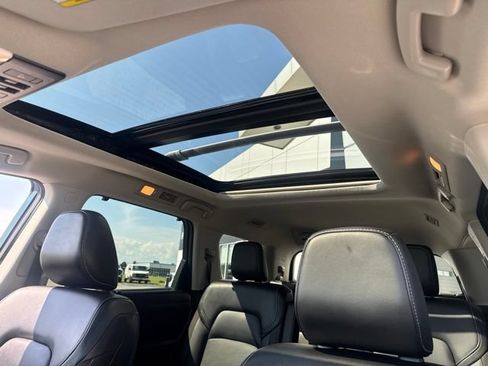 Used 2023 Nissan Pathfinder SL w/ SL Premium Package AWD/4WD image 27