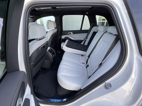 New 2026 BMW X5 sDrive40i w/ Climate Comfort Package image 28