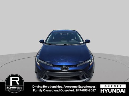 Used 2024 Toyota Corolla LE FWD image 3