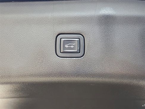 Certified 2023 Buick Enclave Avenir image 12