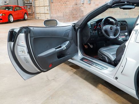 Used 2013 Chevrolet Corvette Grand Sport w/ 2LT Preferred Equipment Group RWD image 41