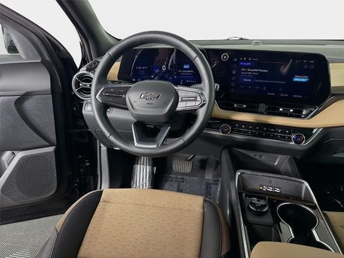 Certified 2025 Chevrolet Equinox ACTIV w/ Safety and Technology Package AWD/4WD image 24