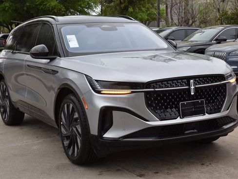 New 2026 Lincoln Nautilus Reserve w/ Jet Appearance Package AWD/4WD image 10