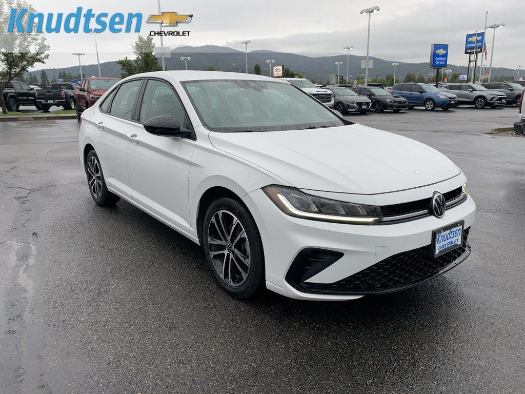 Used 2025 Volkswagen Jetta Sport FWD image 1