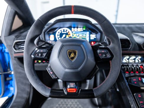 Used 2018 Lamborghini Huracan Performante AWD/4WD image 41