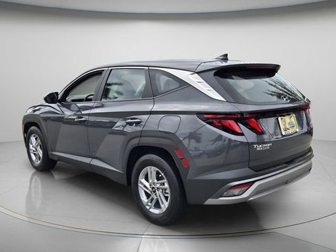 Used 2025 Hyundai Tucson SE image 7