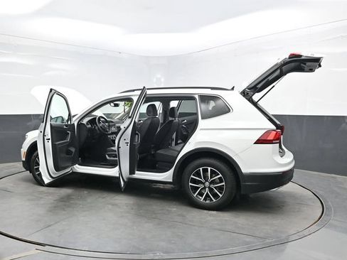 Used 2021 Volkswagen Tiguan SE w/ Panoramic Sunroof Package AWD/4WD image 47
