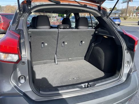 Used 2019 Nissan Kicks SV image 33