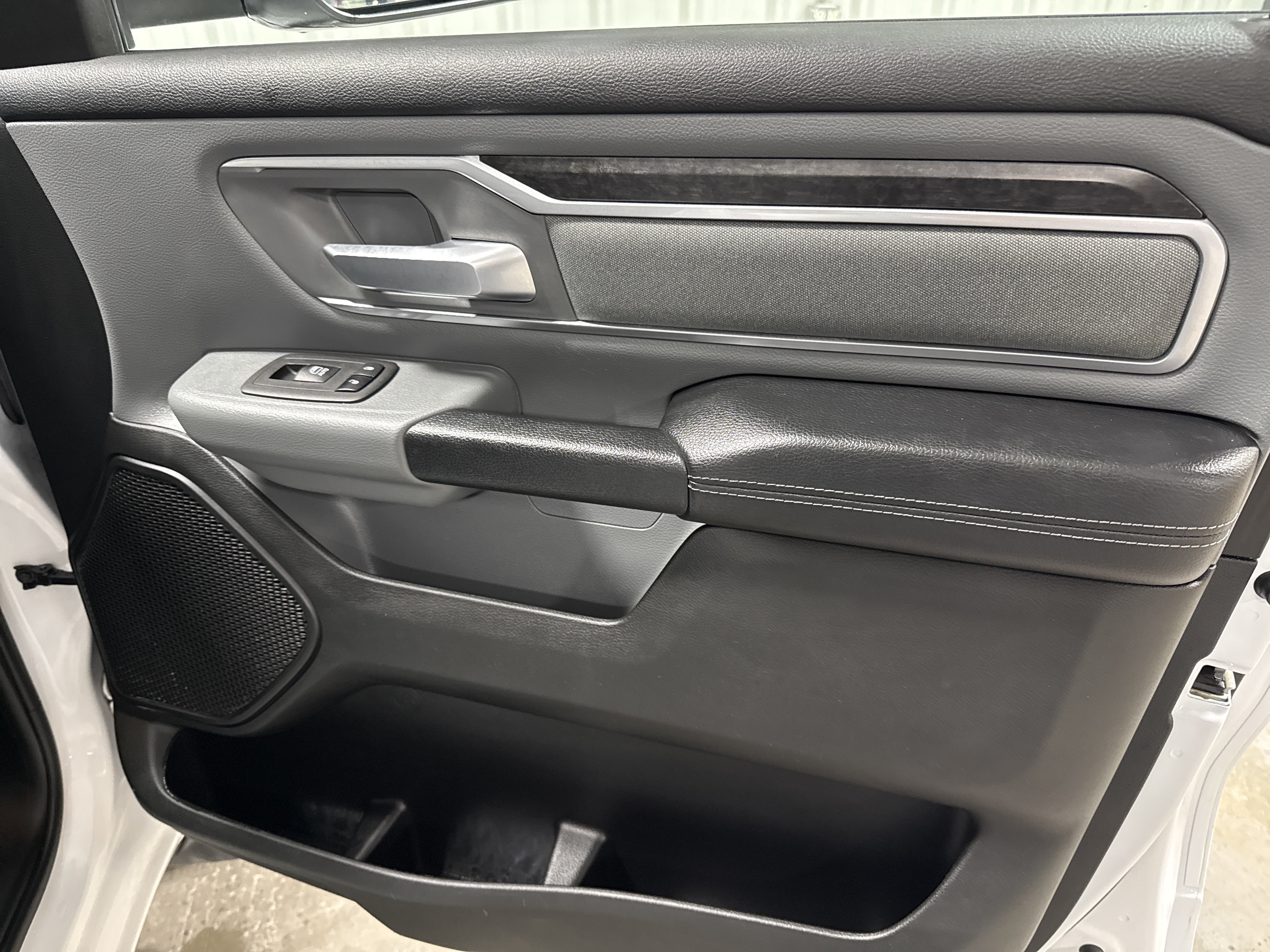 Used 2022 RAM 1500 Big Horn AWD/4WD image 8