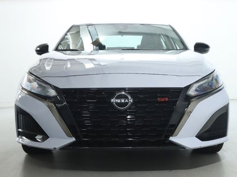 Certified 2024 Nissan Altima 2.5 SR w/ SR Premium Package image 6