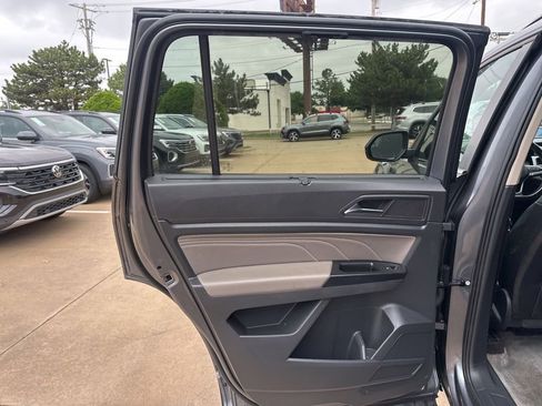 Used 2021 Volkswagen Atlas SE AWD/4WD image 10