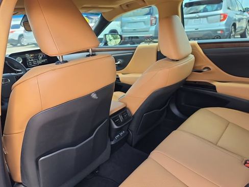 Used 2022 Lexus ES 350 w/ Premium Package FWD image 12