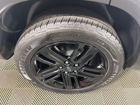 Certified 2025 Chevrolet Trax ACTIV w/ Sunroof Package image 13