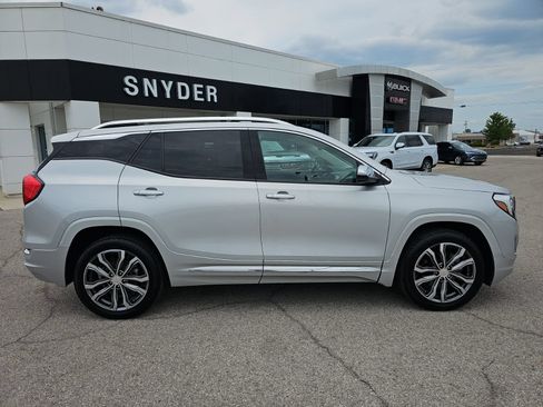 Used 2019 GMC Terrain Denali w/ Comfort Package AWD/4WD image 2