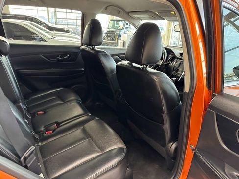 Used 2017 Nissan Rogue SL AWD/4WD image 46