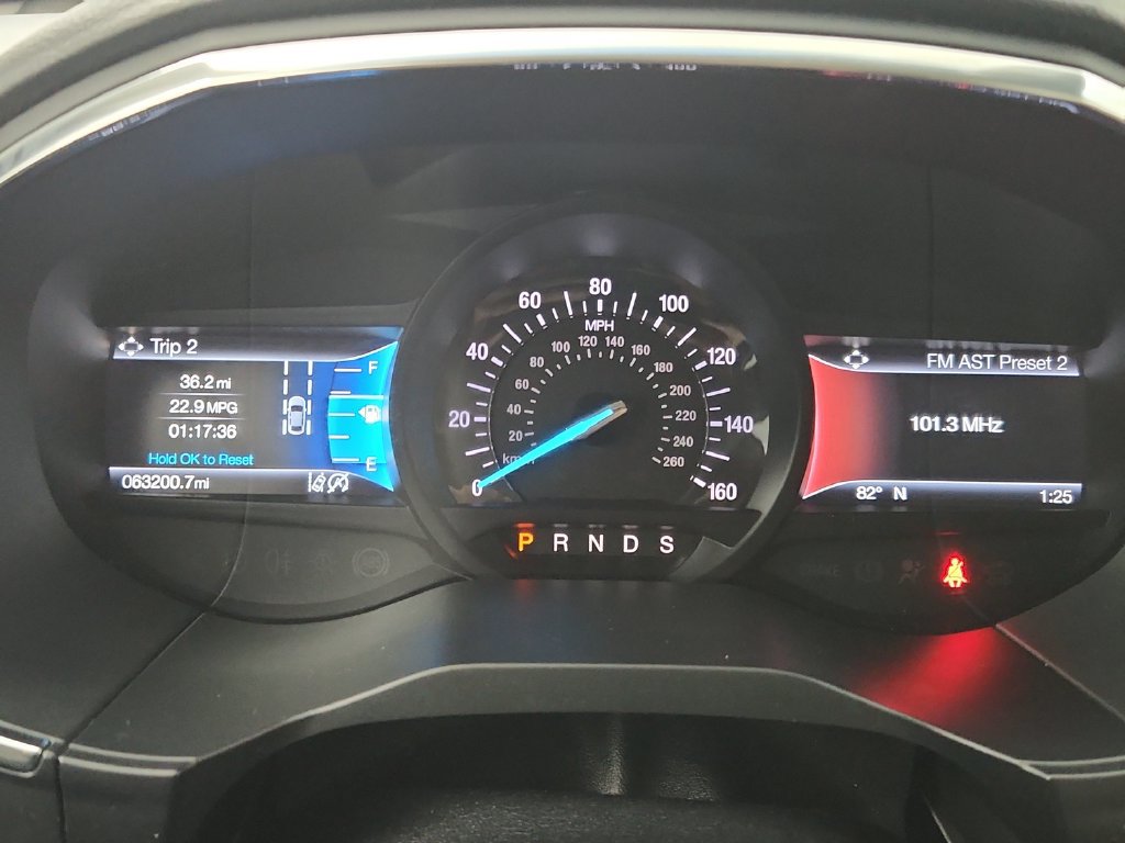 Used 2020 Ford Edge Titanium w/ Class II Trailer Tow Package AWD/4WD image 25