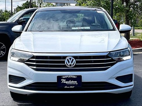 Used 2021 Volkswagen Jetta SE FWD image 2