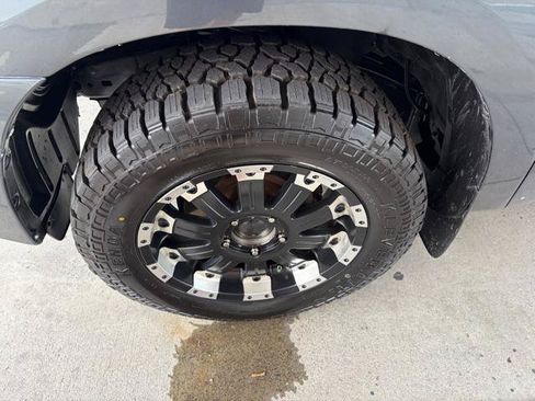 Used 2010 Toyota Tundra Limited AWD/4WD image 27