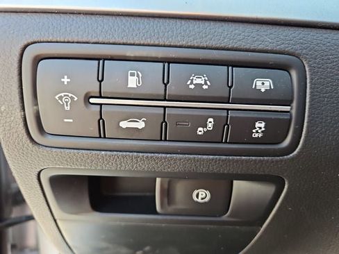 Used 2017 Genesis G80 3.8 w/ Option Group 02 image 32