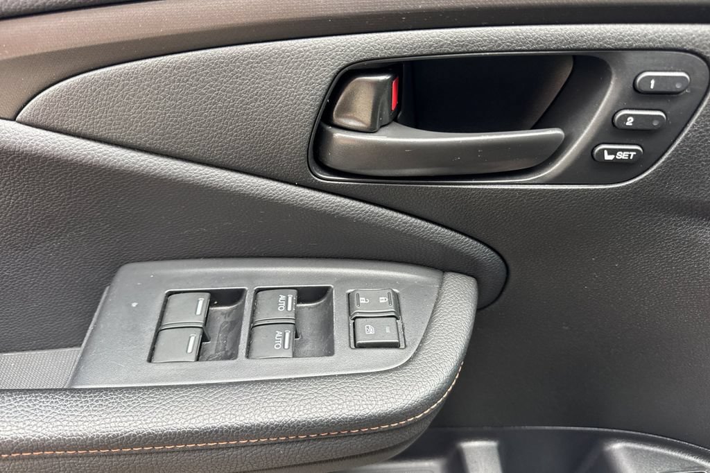 Used 2025 Honda Passport TrailSport image 13