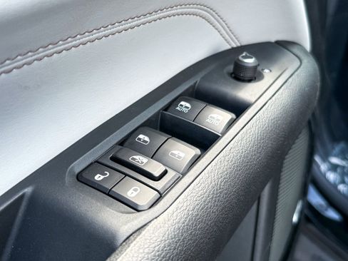 New 2025 Jeep Compass Limited w/ Sun and Sound Group image 17