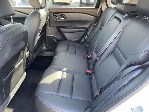 Used 2022 Nissan Rogue SL w/ SL Premium Package image 21