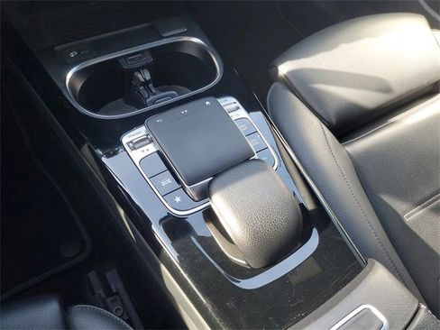 Used 2020 Mercedes-Benz CLA 250 image 22