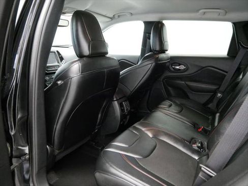 Certified 2022 Jeep Cherokee Trailhawk w/ Comfort/Convenience Group image 4