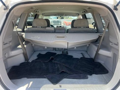 Used 2013 Toyota Highlander Plus FWD image 39