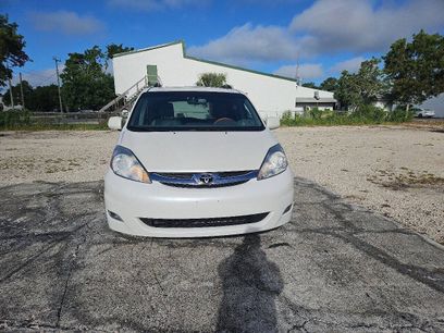 Used 2010 Toyota Sienna XLE Limited w/ XLE Limited Pkg 2