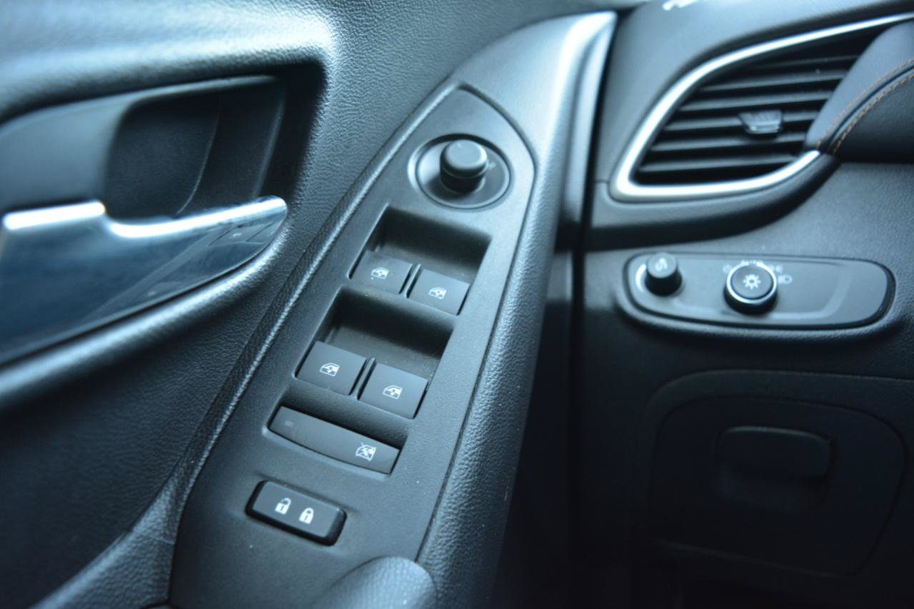 Used 2019 Chevrolet Trax LT FWD image 30