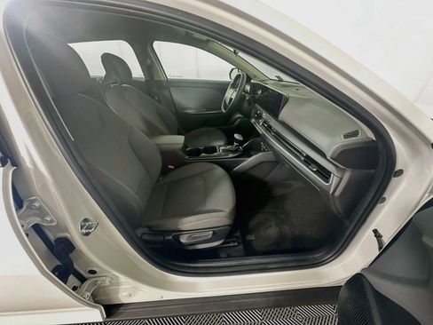Used 2025 Kia K4 FWD image 29
