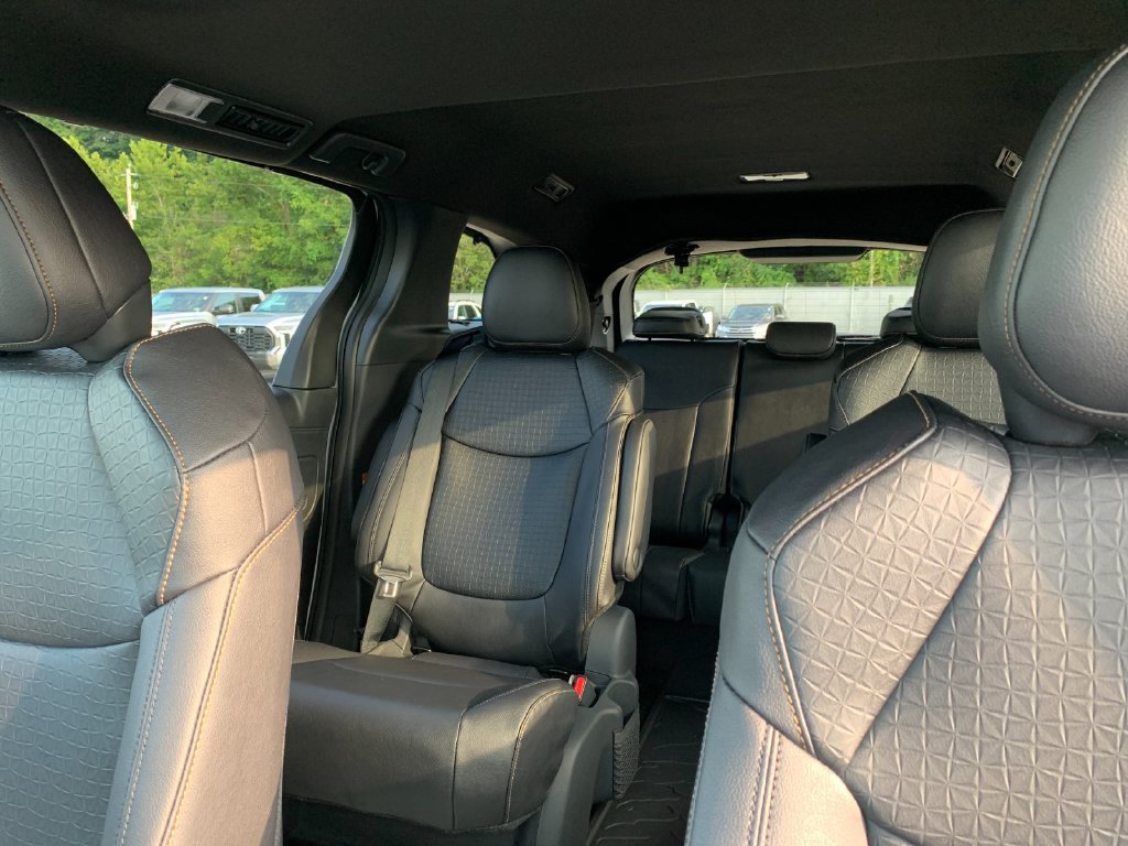 New 2026 Toyota Sienna XLE Woodland Edition AWD/4WD image 35