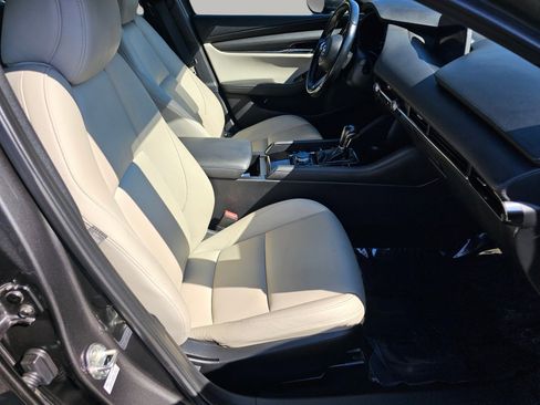 Used 2021 MAZDA MAZDA3 s image 25