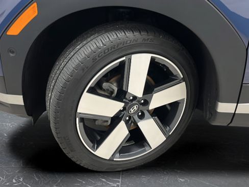 Used 2025 Hyundai Santa Fe Limited AWD/4WD image 38