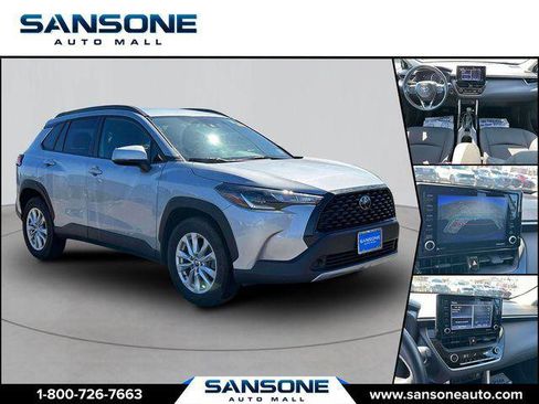 Certified 2022 Toyota Corolla Cross LE image 1