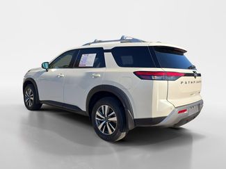 Certified 2024 Nissan Pathfinder SL video 3