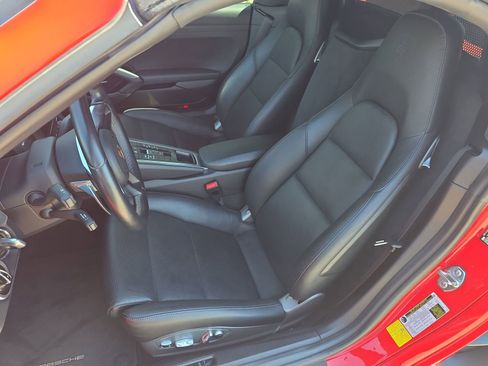 Used 2019 Porsche 718 Boxster image 5