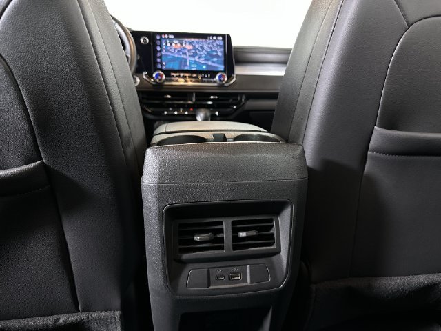 Used 2024 Chevrolet Colorado LT w/ LT Convenience Package III AWD/4WD image 22