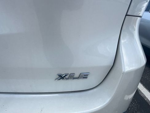 Used 2018 Toyota Highlander XLE FWD image 11