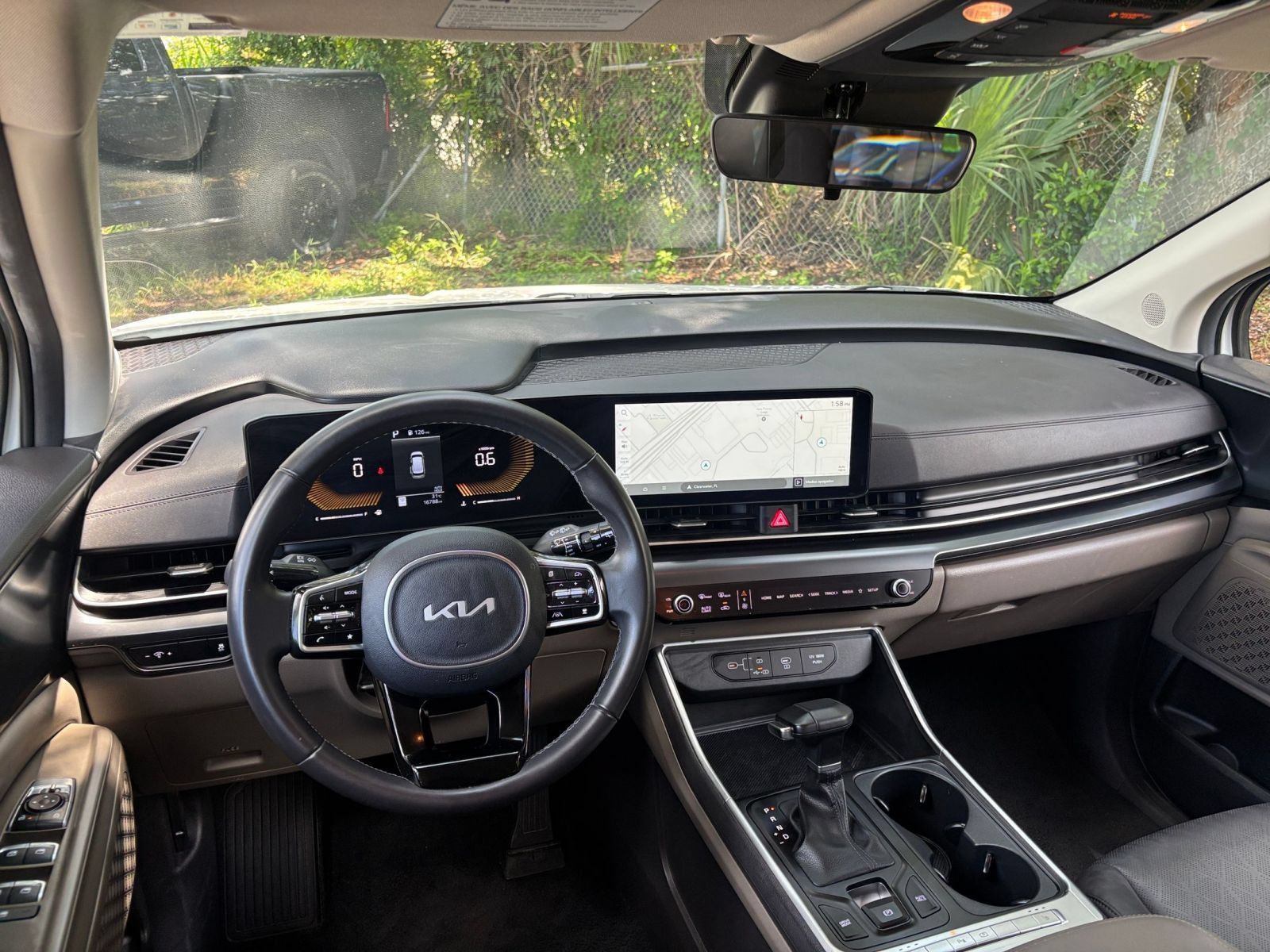 Used 2026 Kia Carnival FWD image 35