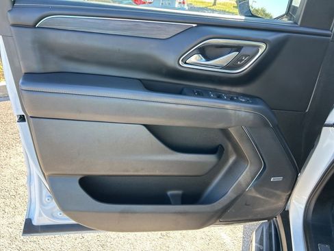 Used 2023 GMC Yukon SLT image 11