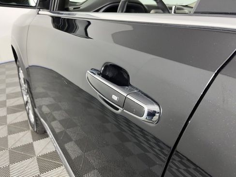 Used 2021 GMC Acadia Denali w/ Denali Ultimate Package image 13